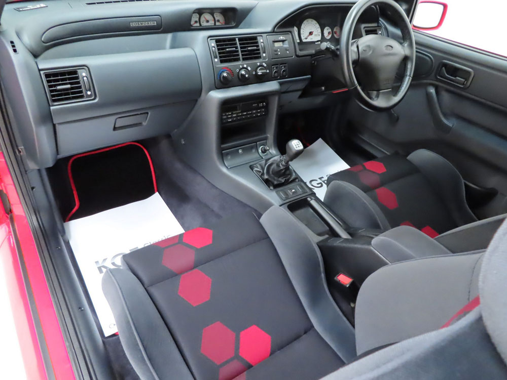 Una fortuna han pagado por este Ford Escort RS Cosworth a estrenar 21 Motor16 1993 Ford Escort RS Cosworth 18 Motor16
