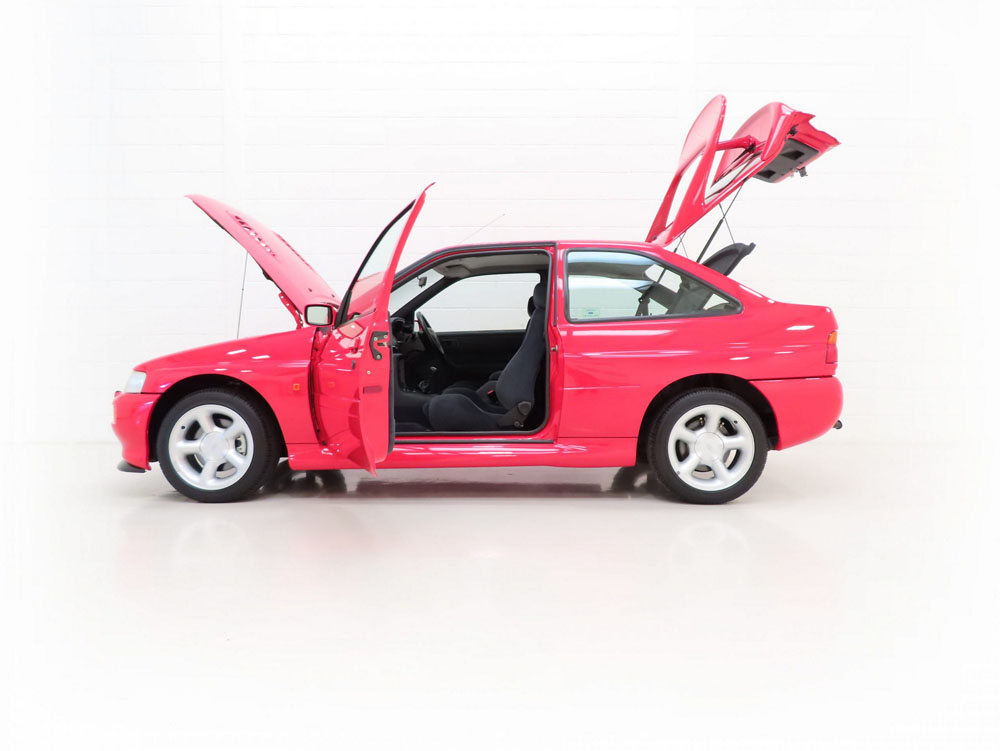 Una fortuna han pagado por este Ford Escort RS Cosworth a estrenar 10 Motor16 1993 Ford Escort RS Cosworth 7 Motor16