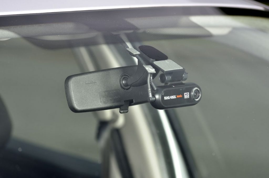Llevar una cámara en el coche: ¿Es legal? 1 Motor16 Dashcam de Halo
