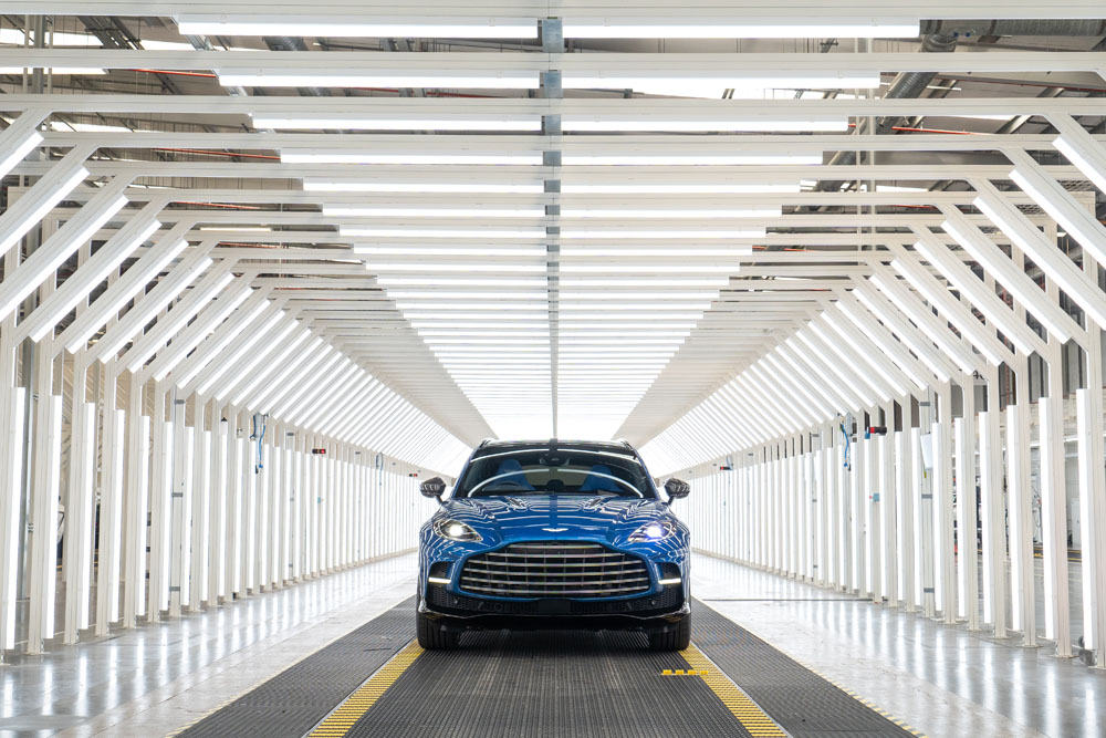 El SUV más potente del mundo sale con destino a su nuevo hogar 3 Motor16 2022 Aston Martin DBX707 First customer car 1 1 Motor16