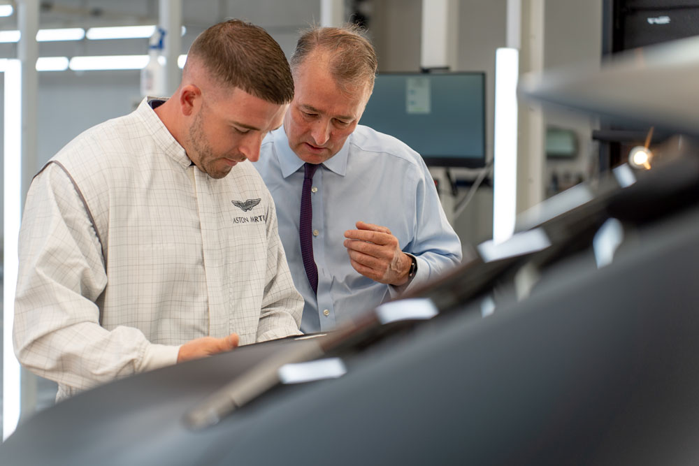 El SUV más potente del mundo sale con destino a su nuevo hogar 6 Motor16 2022 Aston Martin DBX707 First customer car 2 Motor16