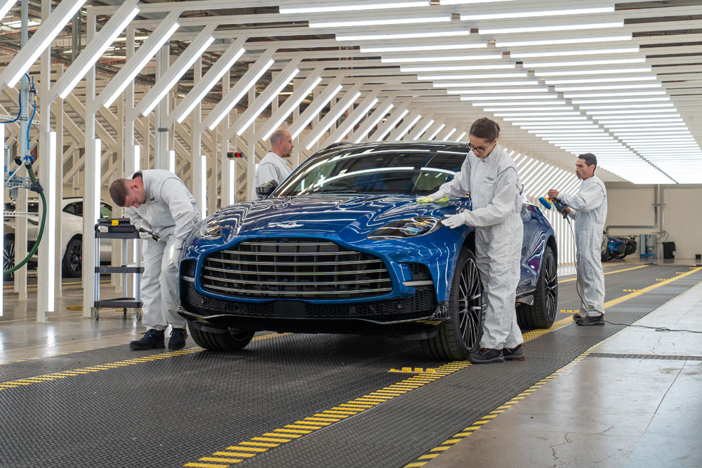 El SUV más potente del mundo sale con destino a su nuevo hogar 2 Motor16 2022 Aston Martin DBX707 First customer car 4 Motor16