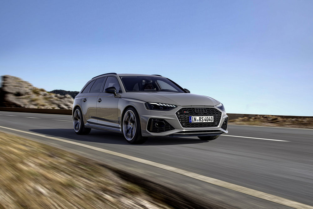 Extra de energía para los Audi RS 4 Avant, RS 5 Coupé y RS 5 Sportback 12 Motor16 2022 Audi RS 4 Avant Competition Plus Paket 1 Motor16