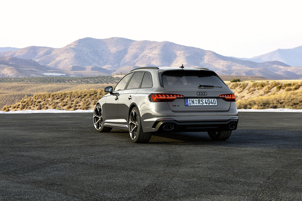 Extra de energía para los Audi RS 4 Avant, RS 5 Coupé y RS 5 Sportback 11 Motor16 2022 Audi RS 4 Avant Competition Plus Paket 10 Motor16