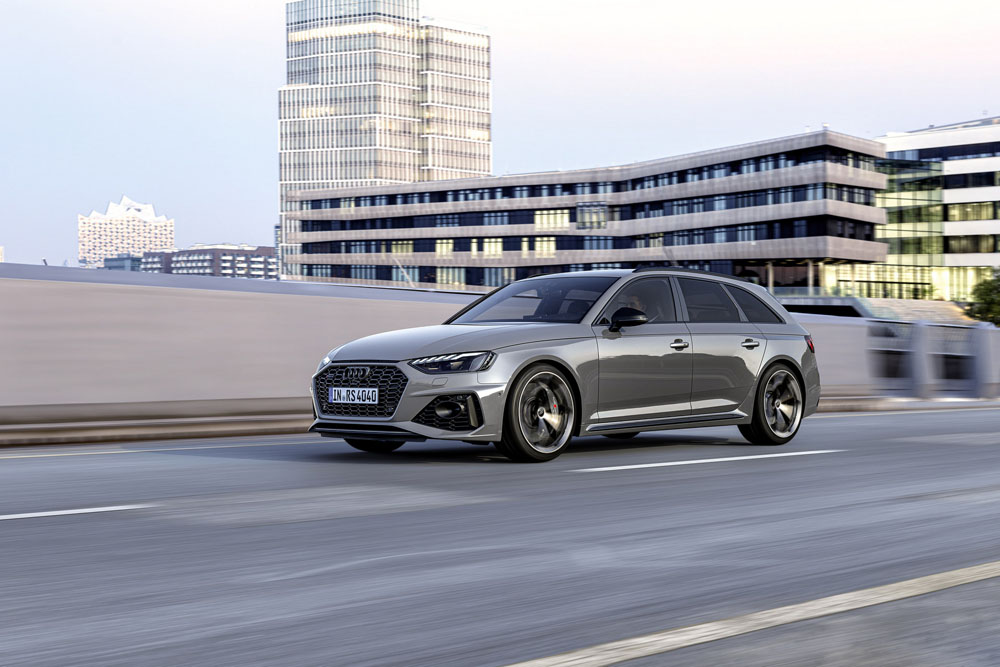Extra de energía para los Audi RS 4 Avant, RS 5 Coupé y RS 5 Sportback 14 Motor16 2022 Audi RS 4 Avant Competition Plus Paket 3 Motor16