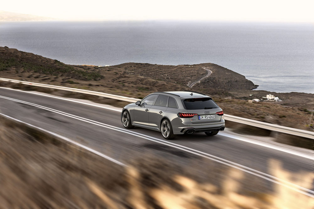 Extra de energía para los Audi RS 4 Avant, RS 5 Coupé y RS 5 Sportback 17 Motor16 2022 Audi RS 4 Avant Competition Plus Paket 6 Motor16