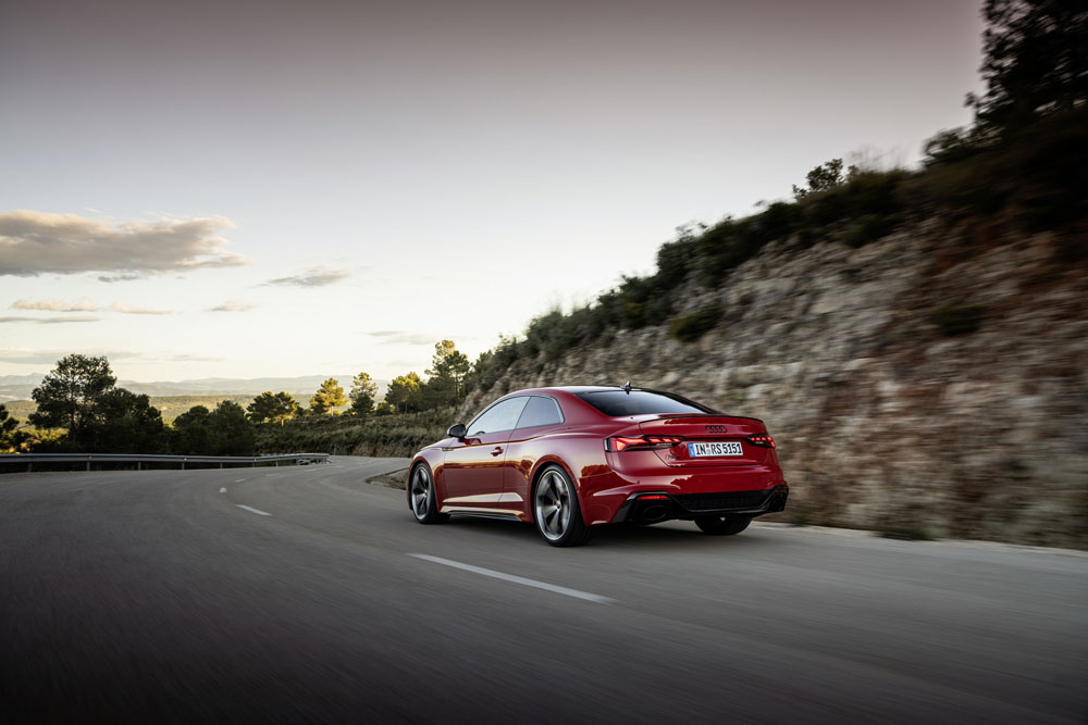 Extra de energía para los Audi RS 4 Avant, RS 5 Coupé y RS 5 Sportback 48 Motor16 2022 Audi RS 5 Coupe Competition Plus Paket 18 Motor16