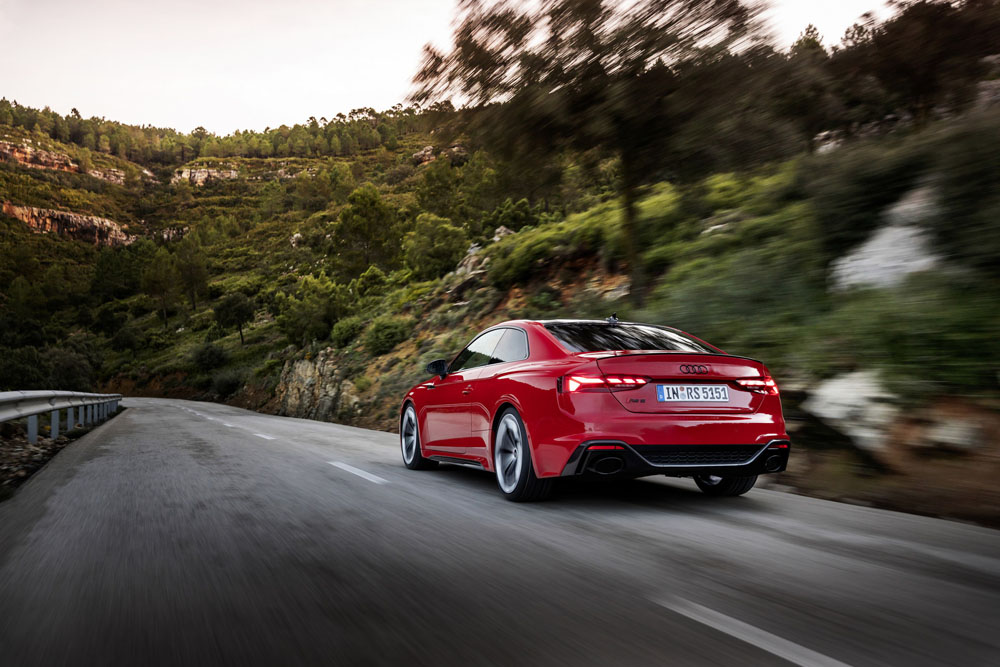 Extra de energía para los Audi RS 4 Avant, RS 5 Coupé y RS 5 Sportback 50 Motor16 2022 Audi RS 5 Coupe Competition Plus Paket 20 Motor16