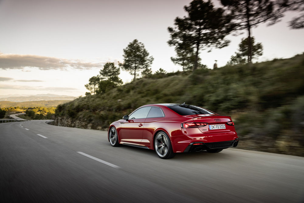 Extra de energía para los Audi RS 4 Avant, RS 5 Coupé y RS 5 Sportback 51 Motor16 2022 Audi RS 5 Coupe Competition Plus Paket 21 Motor16