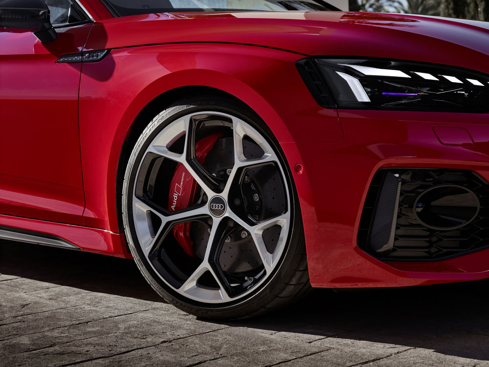 Extra de energía para los Audi RS 4 Avant, RS 5 Coupé y RS 5 Sportback 66 Motor16 2022 Audi RS 5 Coupe Competition Plus Paket 27 Motor16