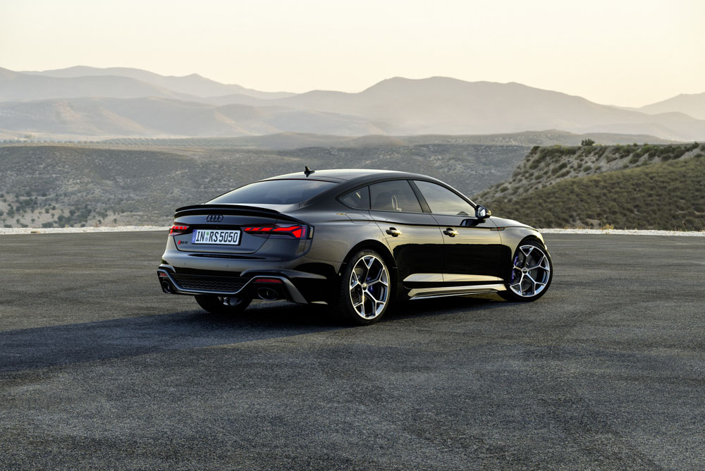 Extra de energía para los Audi RS 4 Avant, RS 5 Coupé y RS 5 Sportback 73 Motor16 2022 Audi RS 5 Sportback Competition Plus Paket 5 Motor16