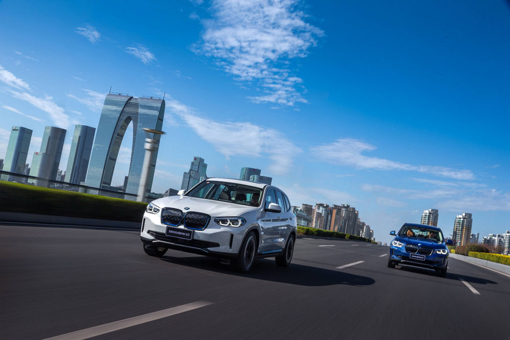 BMW recicla el níquel, el litio y el cobalto de sus baterías en China 2 Motor16 BMW iX3. Movimiento.