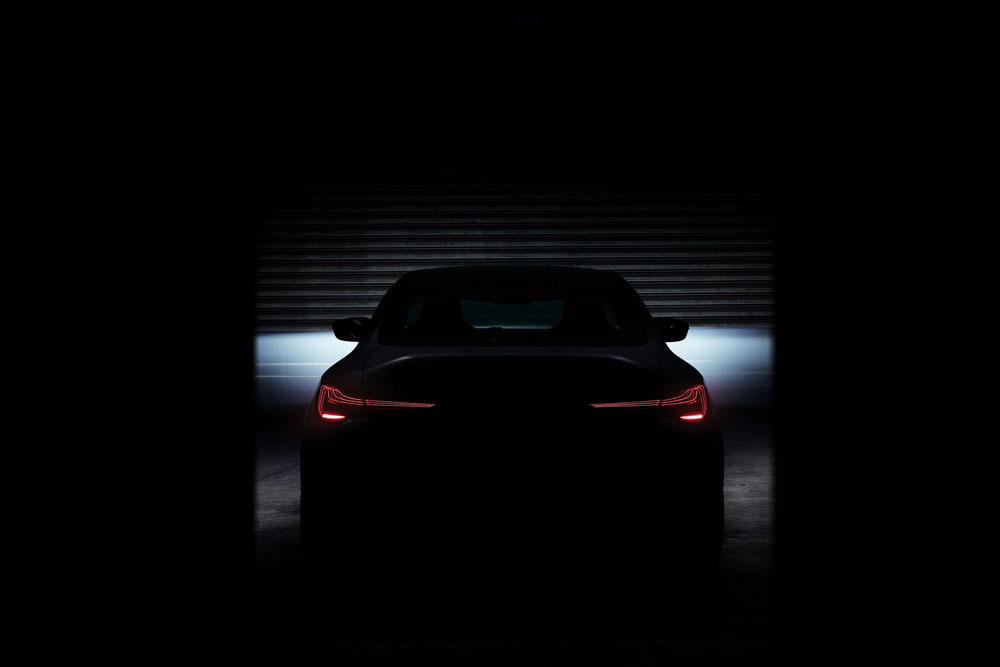 2022 BMW M4 CSL Teaser. Imagen trasera.