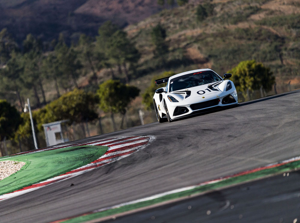 El nuevo Lotus Emira da el salto a los circuitos 16 Motor16 2022 Lotus Emira GT4 11 Motor16