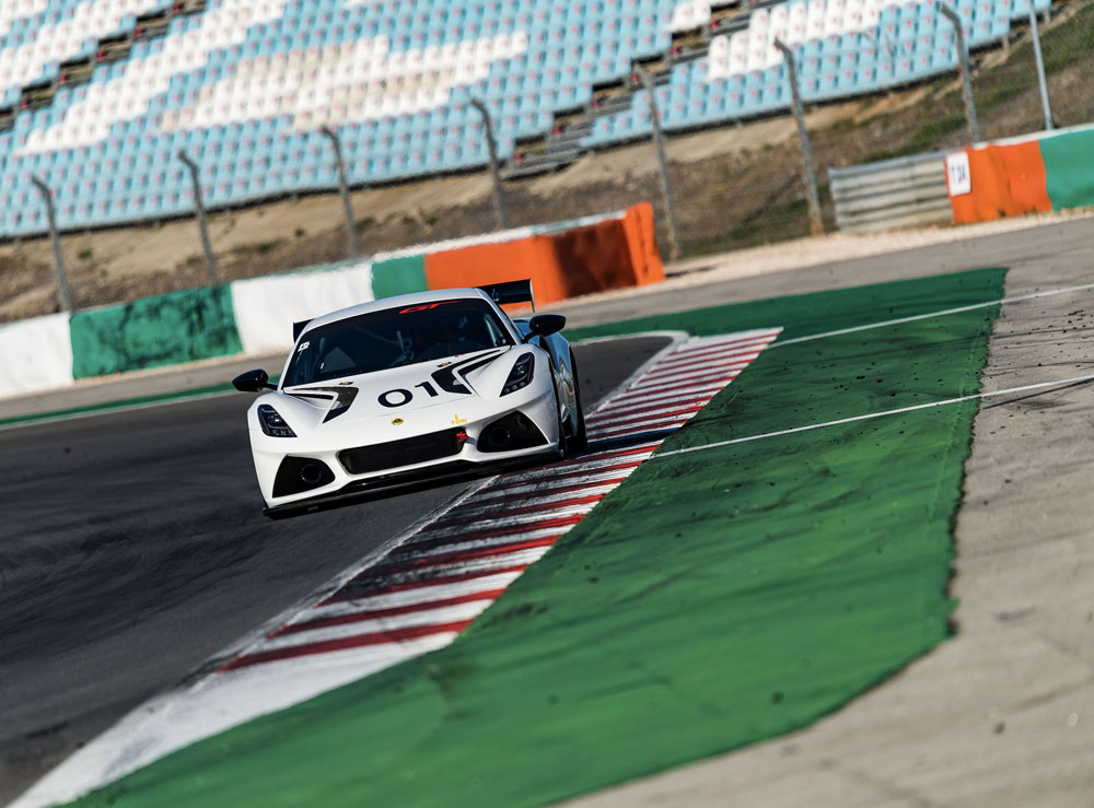 El nuevo Lotus Emira da el salto a los circuitos 13 Motor16 2022 Lotus Emira GT4 8 Motor16
