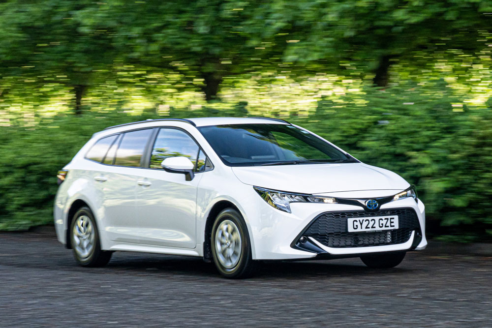 El Toyota Corolla planta cara a las furgonetas más trabajadoras 13 Motor16 2022 Toyota Corolla Commercial 10 Motor16