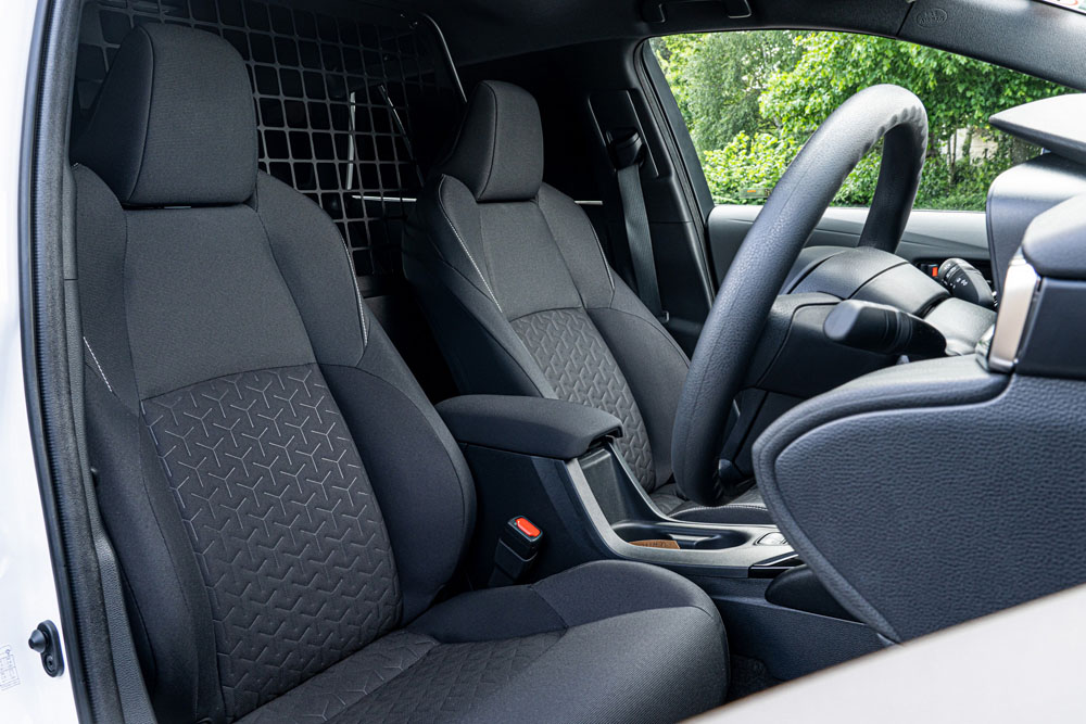 El Toyota Corolla planta cara a las furgonetas más trabajadoras 18 Motor16 2022 Toyota Corolla Commercial 15 Motor16