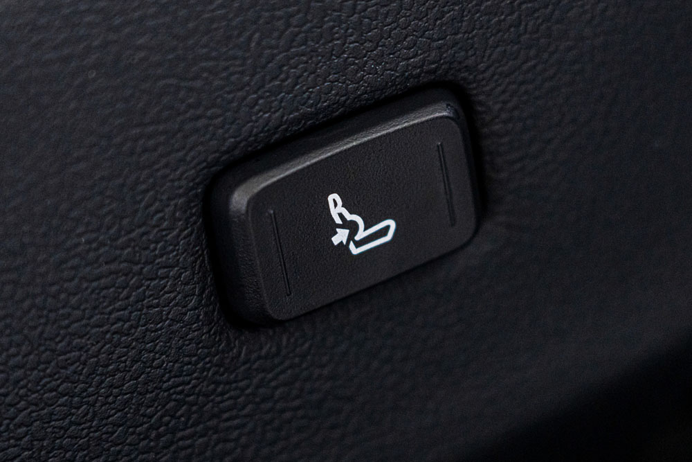 El Toyota Corolla planta cara a las furgonetas más trabajadoras 28 Motor16 2022 Toyota Corolla Commercial 25 Motor16