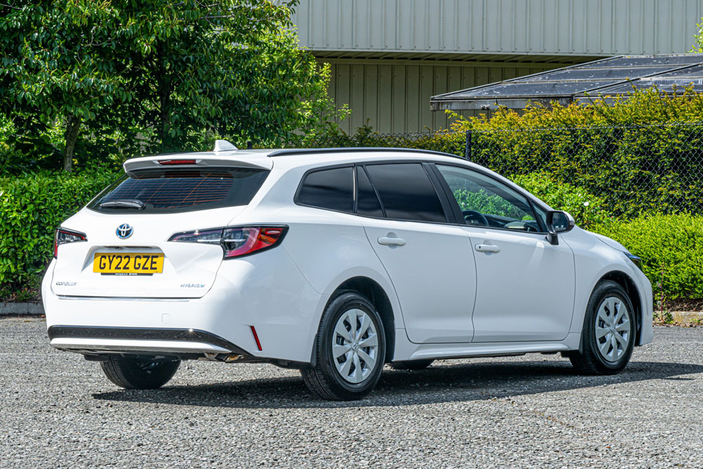 El Toyota Corolla planta cara a las furgonetas más trabajadoras 10 Motor16 2022 Toyota Corolla Commercial 7 Motor16