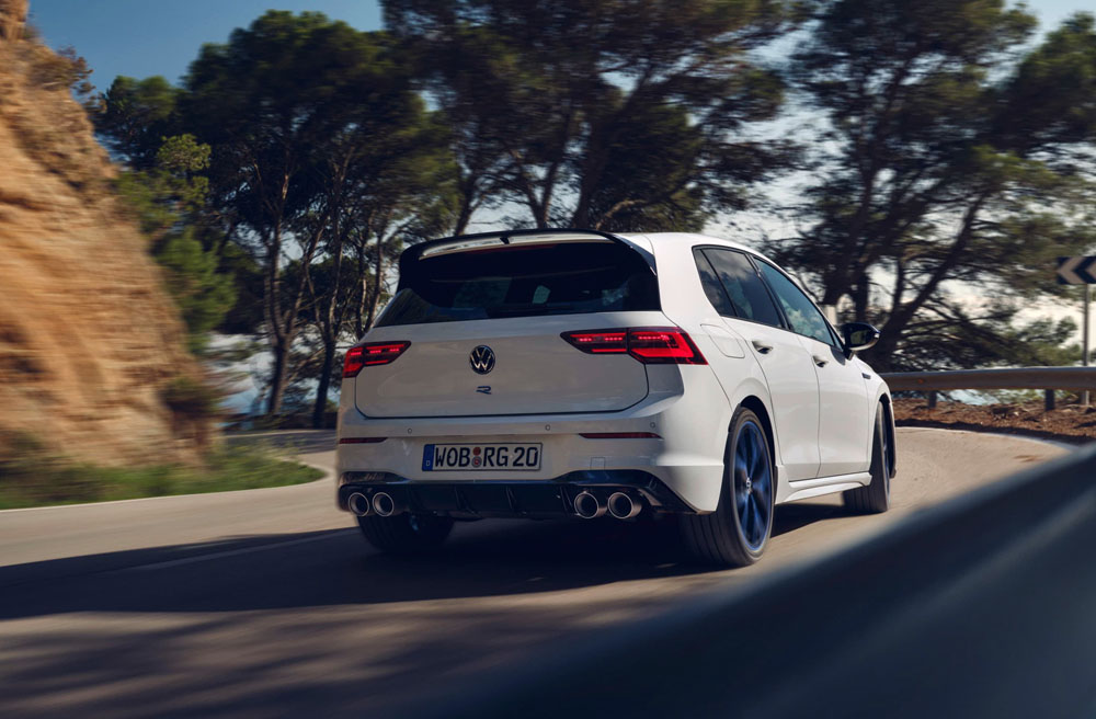 El Volkswagen Golf R cumple 20 años de una impresionante forma 5 Motor16 2022 VW Golf R 20 Years Edition 2 Motor16