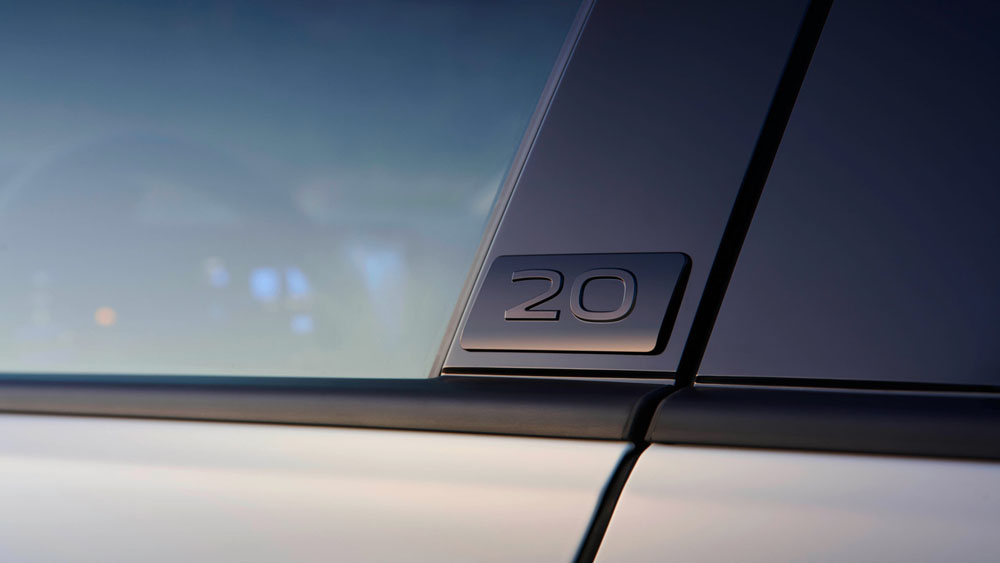 El Volkswagen Golf R cumple 20 años de una impresionante forma 10 Motor16 2022 VW Golf R 20 Years Edition 7 Motor16