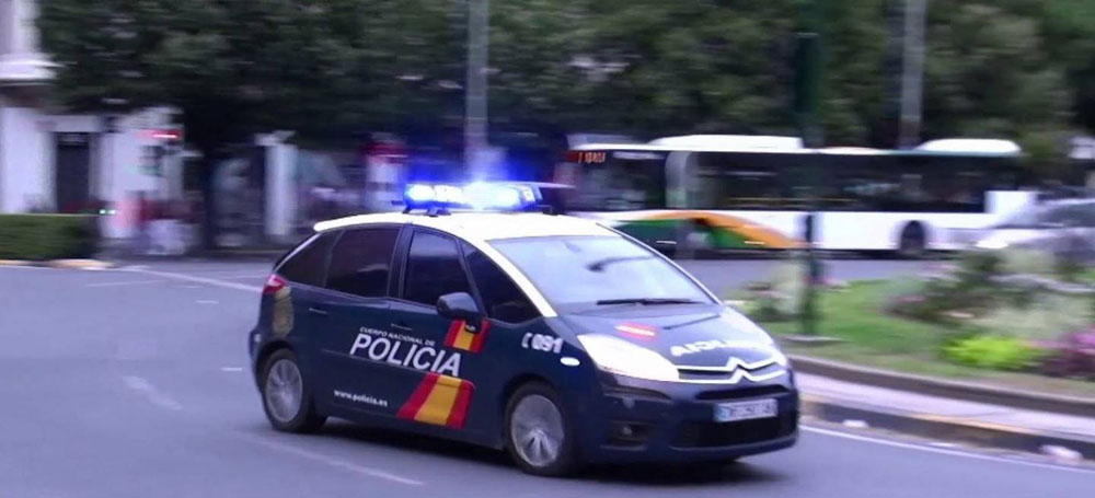 Vehículo de policía emergencia
