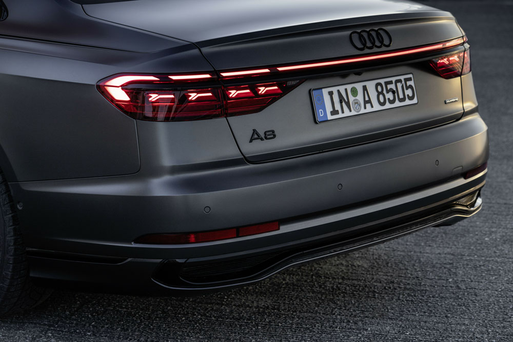 Audi A8. Detalle pilotos traseros OLED digital.