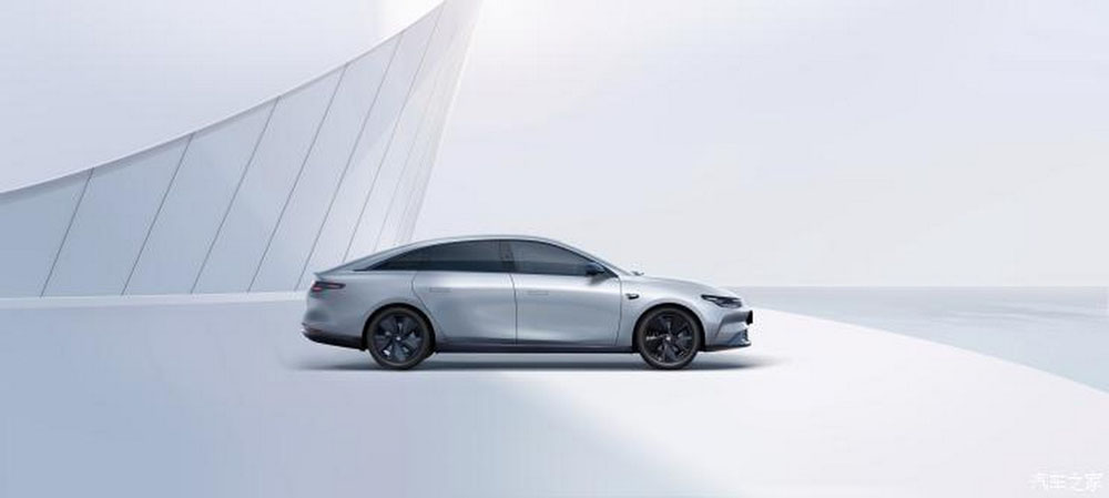 Leapmotor C01. Una berlina eléctrica, china y con 717 km de autonomía con un precio de compacto 12 Motor16 2022 leapmotor C01 10 Motor16