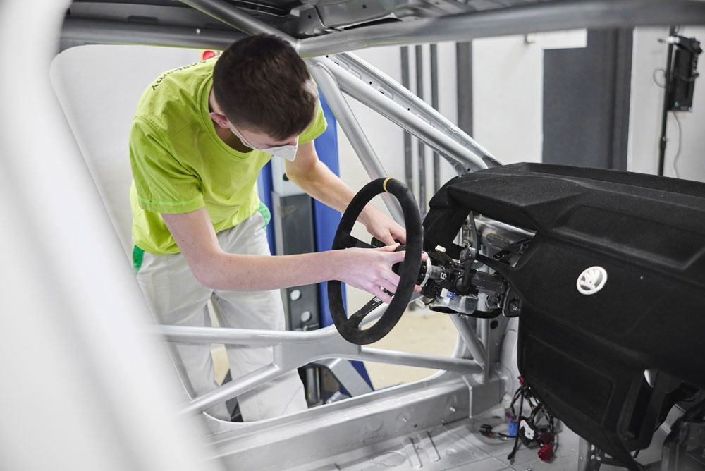 Los estudiantes de Skoda vuelven a hacer de las suyas con este Afriq 45 Motor16 2023 SKODA AFRIQ 20 Motor16