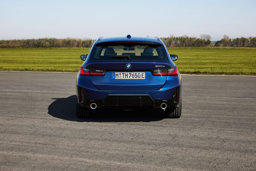 El BMW Serie 3 estrena imagen y la última tecnología 30 Motor16 2023 bmw serie 3 touring 17 Motor16