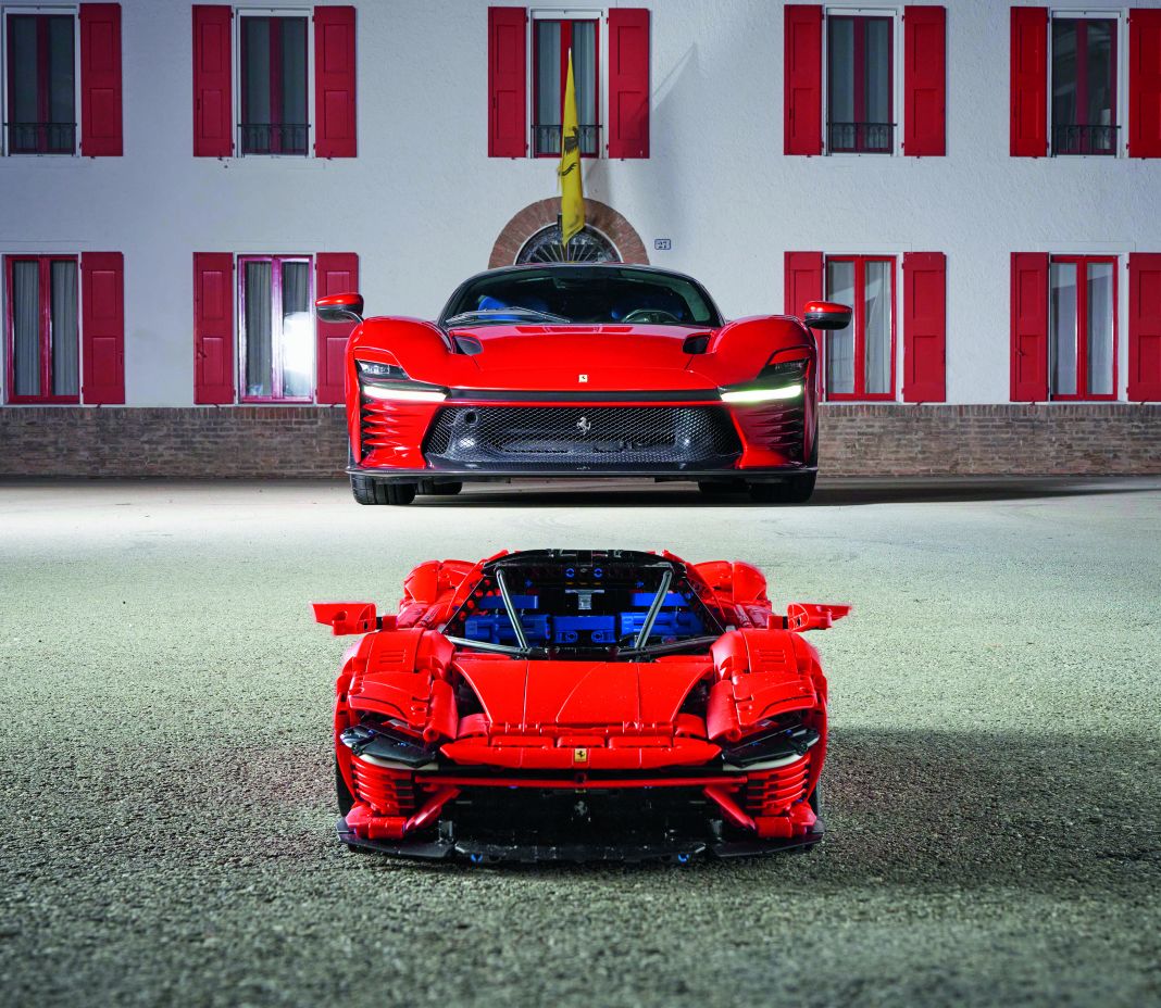 ¿Quieres un Ferrari Daytona SP3 por 399 euros? 9 Motor16 42143 side by side 04 Motor16