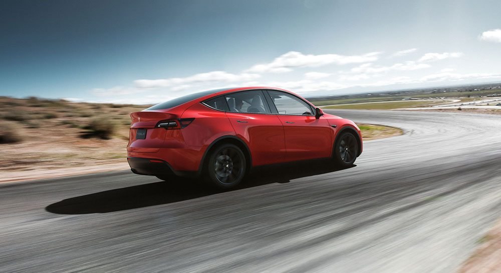 El Tesla Model Y de tracción trasera es la versión básica de la gama y llega a final de año a España 2 Motor16 9 tesla model y 3 Motor16