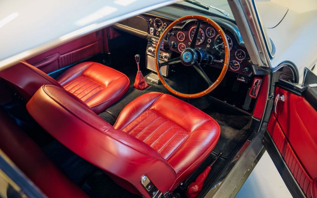 Este Aston Martin DB5 fue de Sean Connery y ahora puede ser tuyo 8 Motor16 Aston Martin DB5 Sean Connery 2 Motor16