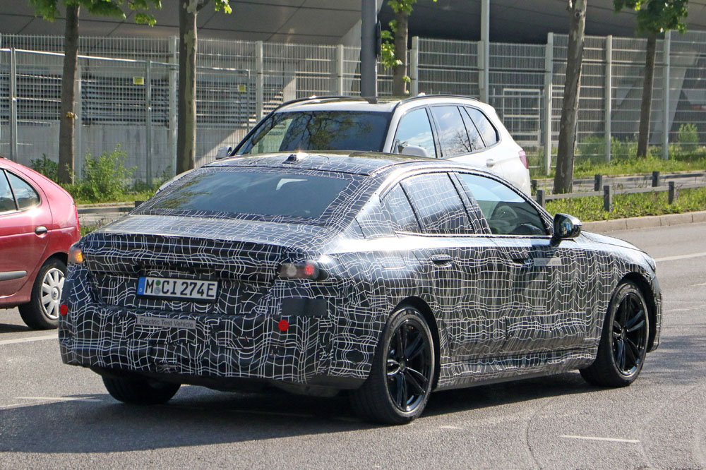 El BMW Serie 5 eléctrico se muestra por completo 7 Motor16 BMW SERIE 5 ELECTRICO 16 Motor16