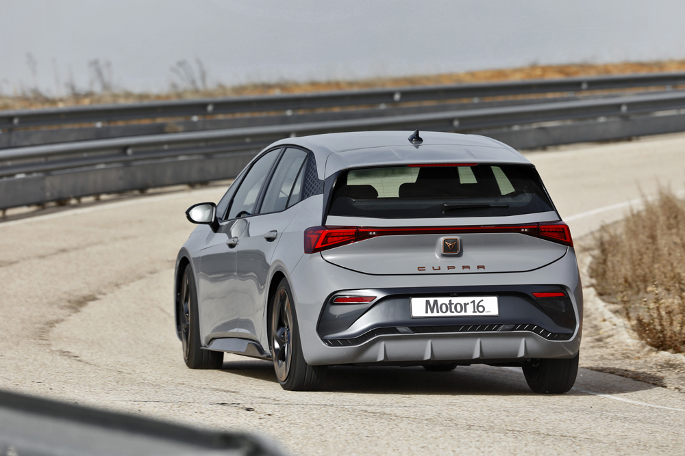 Cupra Born. Electrodeportividad 8 Motor16 CUPRA BORN 2022 1819 02 Motor16