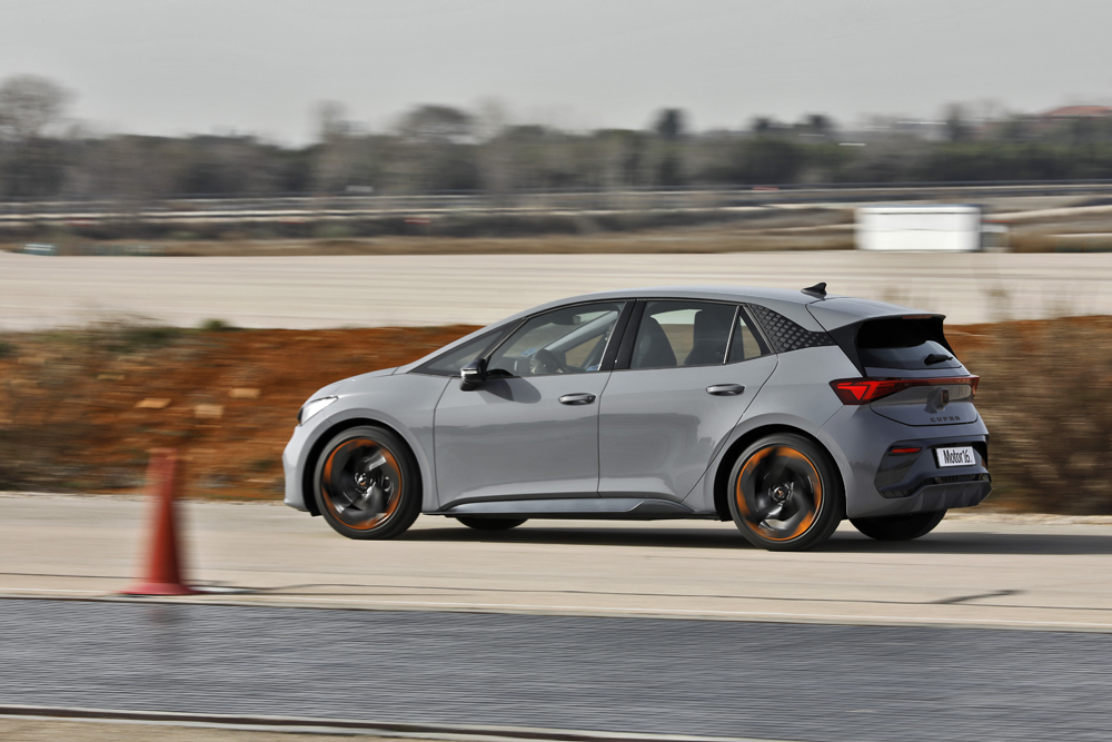 Cupra Born. Electrodeportividad 4 Motor16 CUPRA BORN 2022 1819 03 1 Motor16