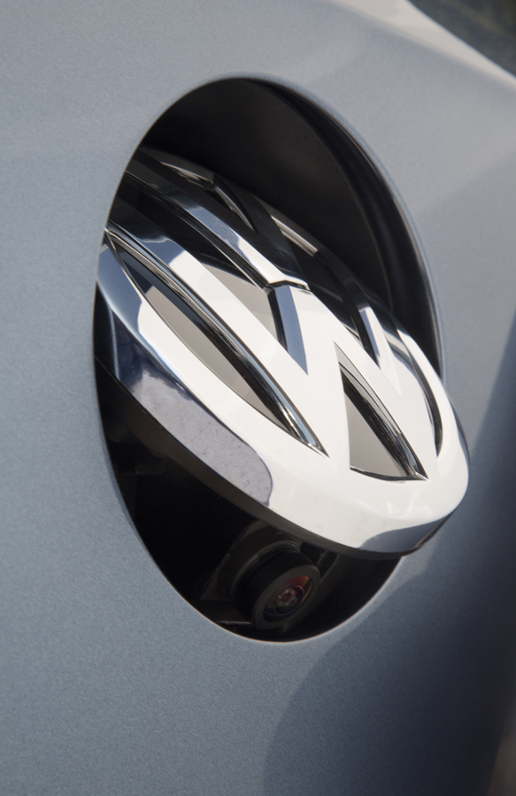 Llevar una cámara en el coche: ¿Es legal? 5 Motor16 Camara trasera Volkswagen Motor16