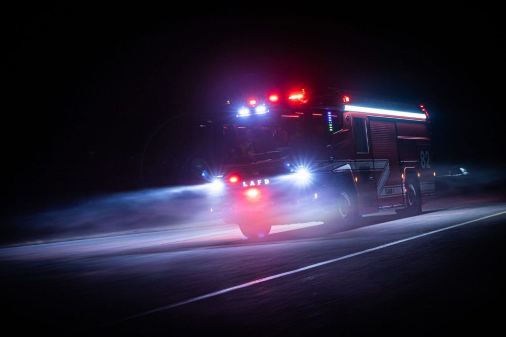 Camion bomberos eléctricoRTX Night scaled 1 Motor16