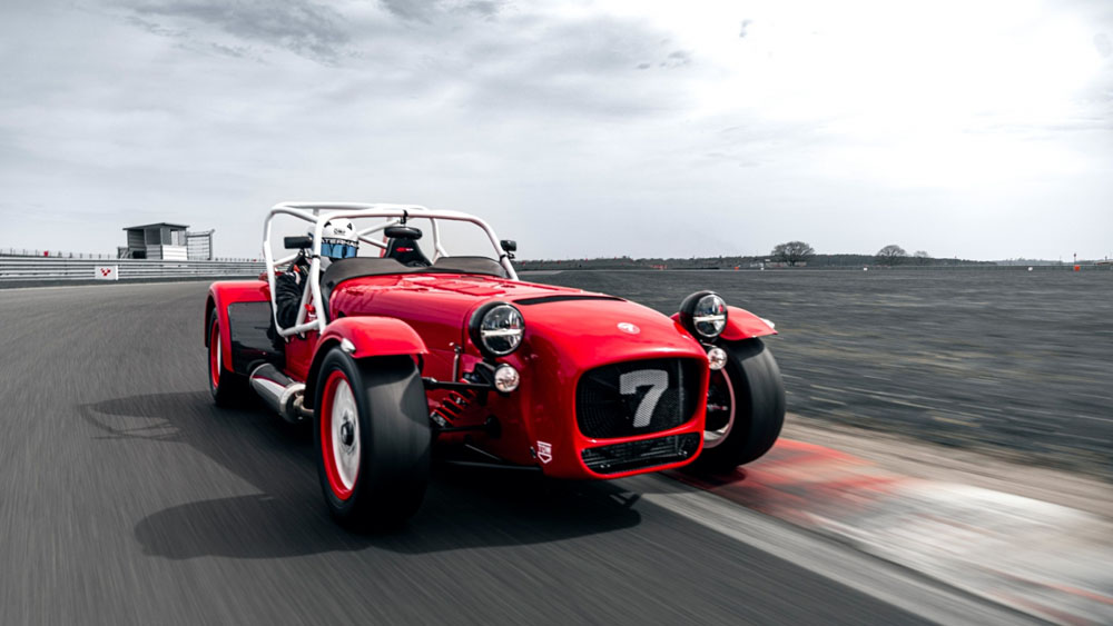Caterham Seven 420 CUP: del circuito a tu garaje 4 Motor16 Caterham Seven 420 CUP 6 Motor16