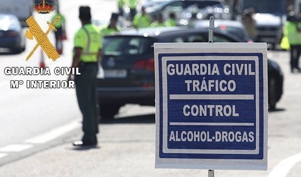 El verano ya esta aquí: Si bebes, no conduzcas, y con chanclas tampoco 10 Motor16 Control de alcoholemia 2 Motor16