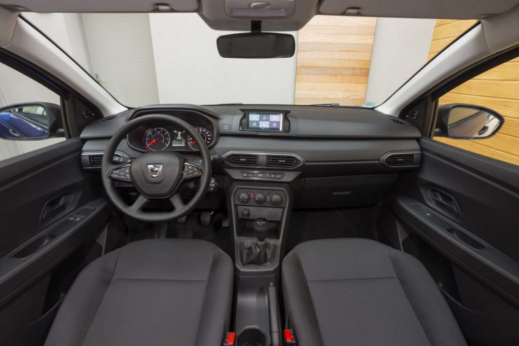 Dacia Sandero coche más barato 9 Motor16
