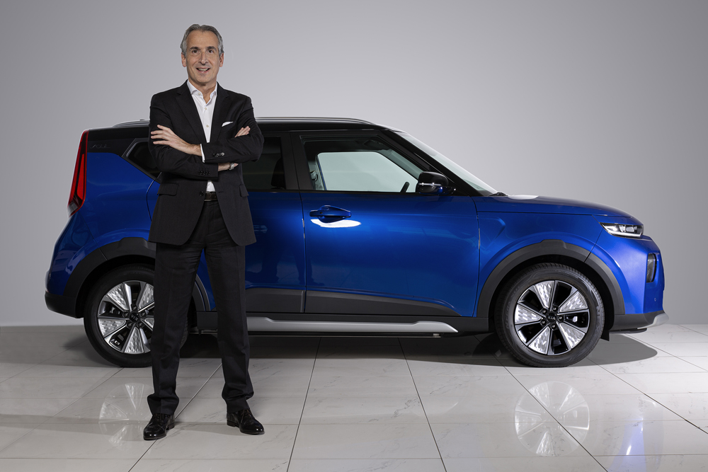 Emilio Herrera (Kia Iberia): "Los premios están bien, pero lo que cuentan son las ventas” 6 Motor16 Emilio Herrera 2022 1 1 Motor16