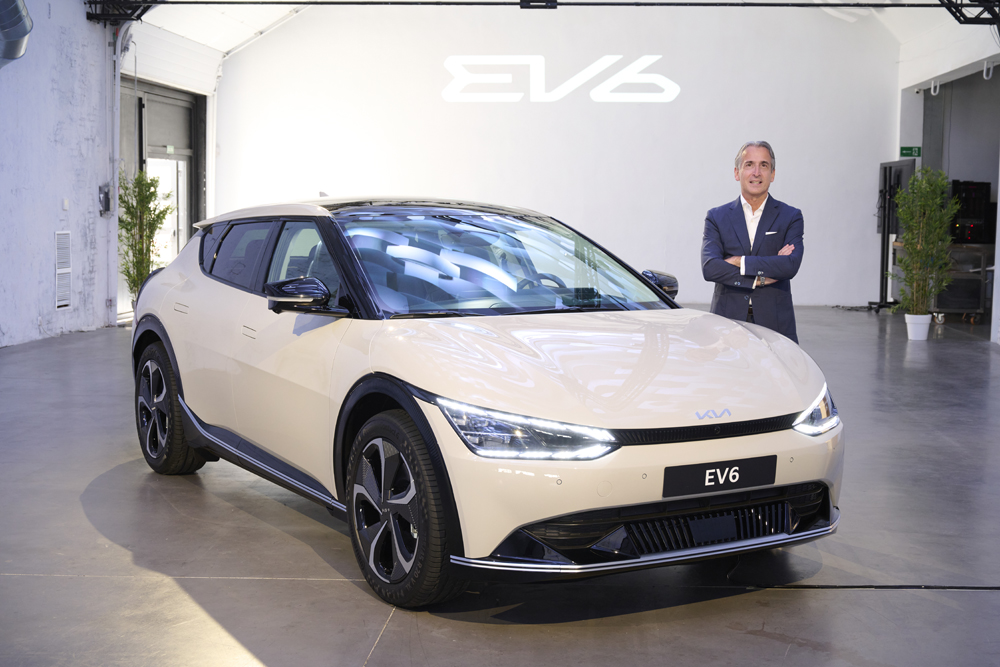 Emilio Herrera (Kia Iberia): "Los premios están bien, pero lo que cuentan son las ventas” 8 Motor16 Emilio Herrera 2022 3 1 Motor16