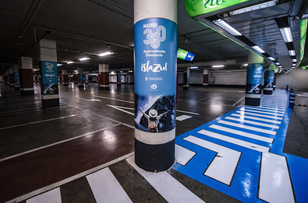Parking centro comercial.