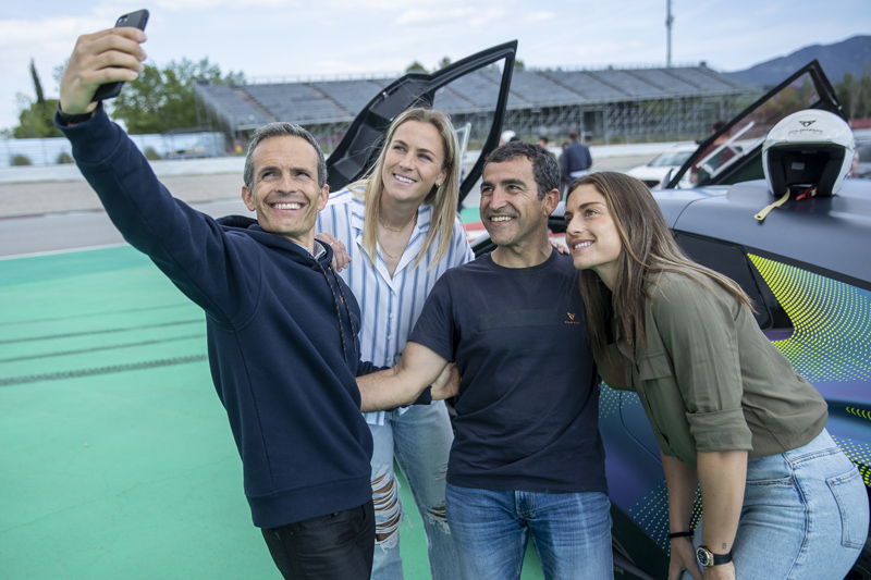 Alexia Putellas, Ansu Fati o Saúl Craviotto se suben al Cupra eléctrico más radical y esto es lo que pasa 4 Motor16 FC Barcelona Cupra urbanrebel5 Motor16