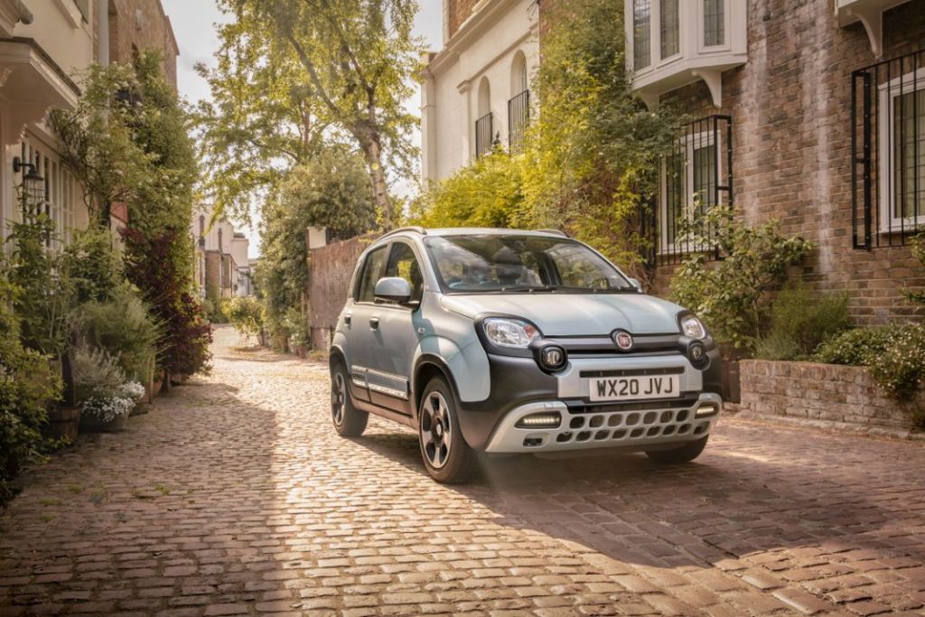 Coches de 'Km 0' que te puedes comprar con 11.000 euros 10 Motor16 Fiat Panda Hybrid