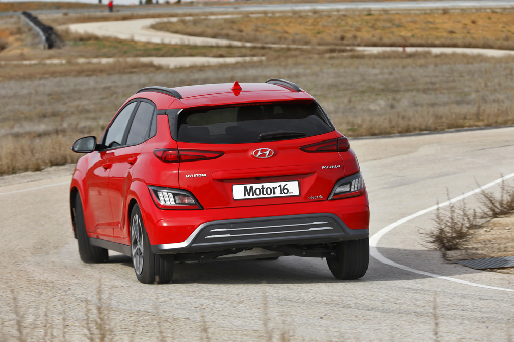 Hyundai Kona EV 150 kW Style Sky. Entre los mejores 6 Motor16 Hyundai Kona EV 150KW Style Sky. 2022 1819 03 Motor16