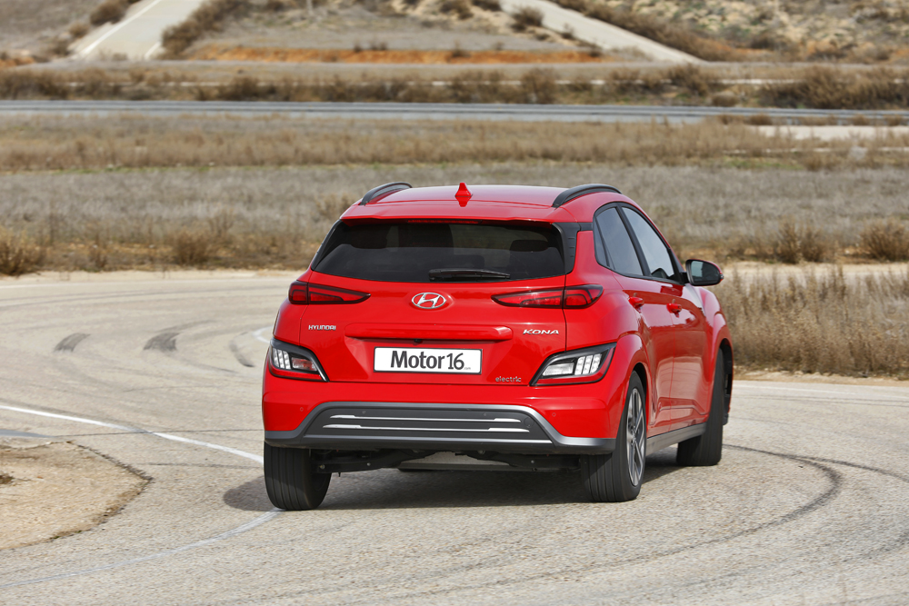 Hyundai Kona EV 150 kW Style Sky. Entre los mejores 5 Motor16 Hyundai Kona EV 150KW Style Sky. 2022 1819 08 Motor16