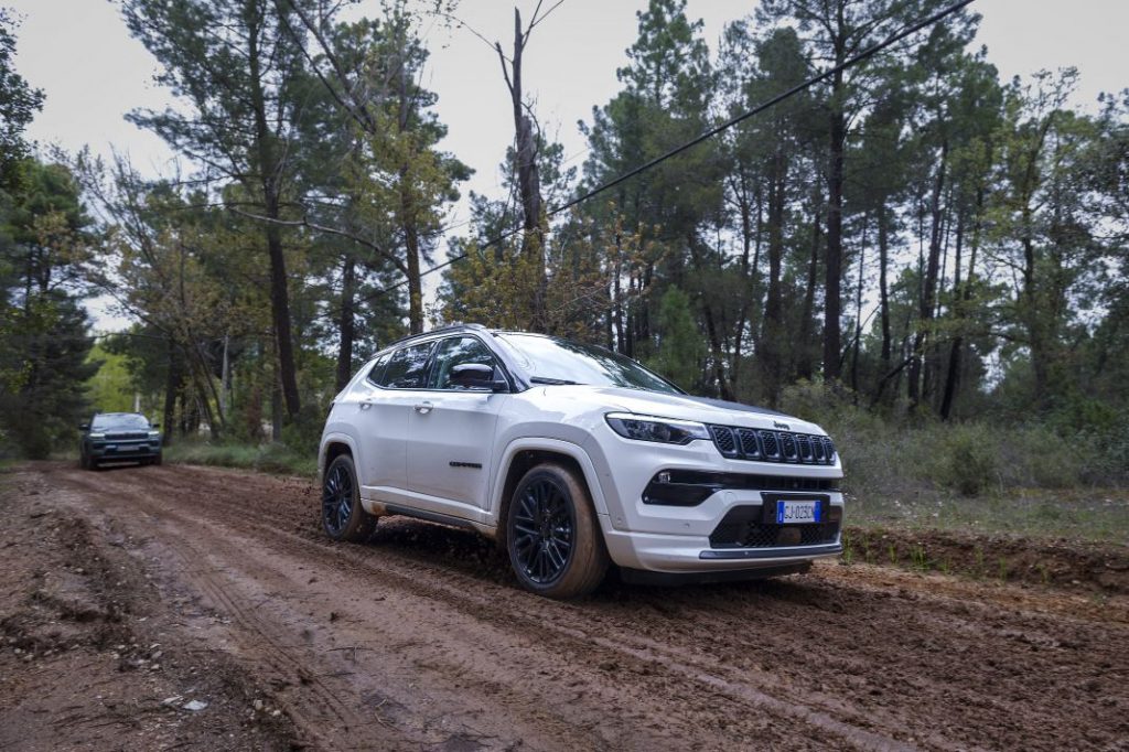 La microhibridación llega a Jeep; Compass y Renegade e-Hybrid 15 Motor16 Jeep Renegade y Compass MHEV 9 1 Motor16