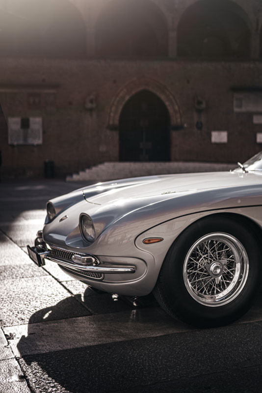 Lamborghini 350 GT. El primero de la saga 18 Motor16 Lamborghini 350 GT 17 Motor16